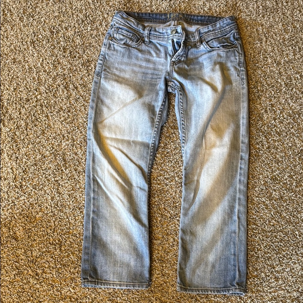 Women’s cropped Light Blue Jeans